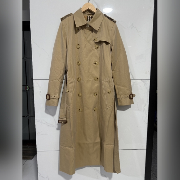Burberry Tan Trench Coat for Women - Picture 4 of 16